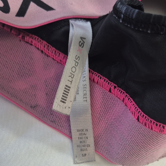 Sports Bras Victoria Secret And Tank Tops in Pink, Blue, and Black - Picture 13 of 13